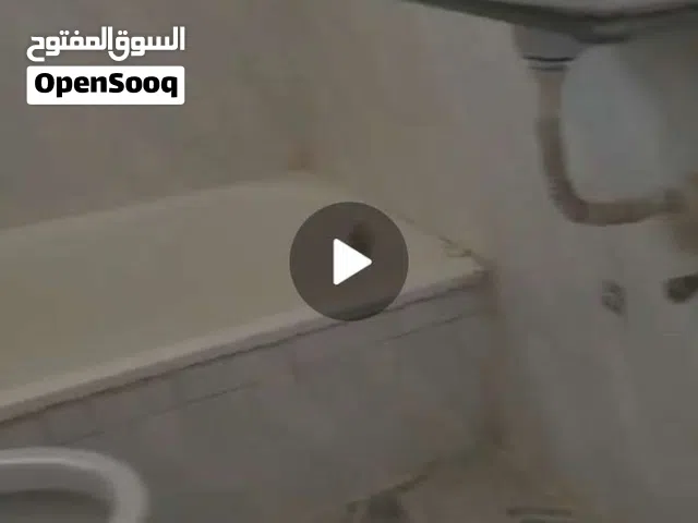 يوجد لدينا شقه للإيجار في الحصبه  غرفتين وحمام وصاله ومطبخ نظيفه دور الخامس