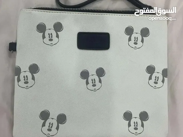 شنط اصليه.