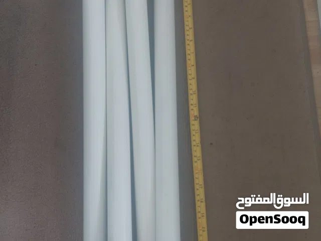 ارجل طاولة من ايكيا بحال الجديد