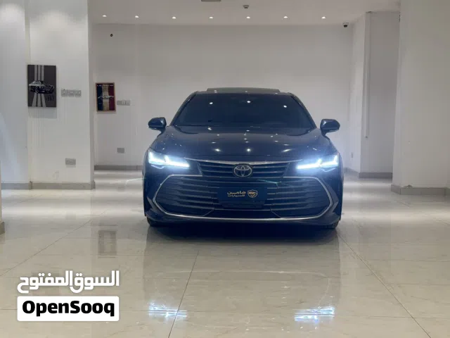 2020 تويوتا افالون Limited