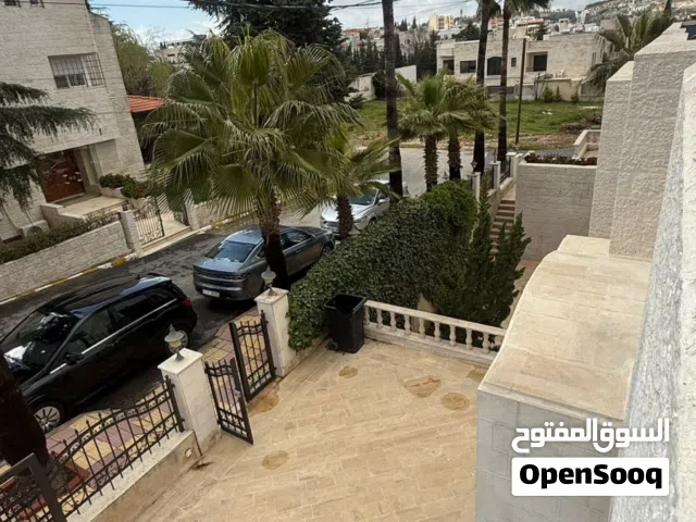 فيلا مع حديقه مستقله للايجار في دابوق