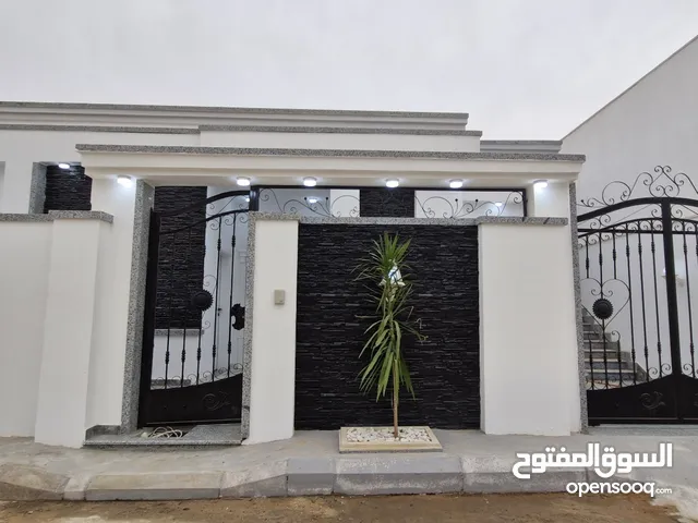 178 m2 4 Bedrooms Townhouse for Sale in Tripoli Ain Zara