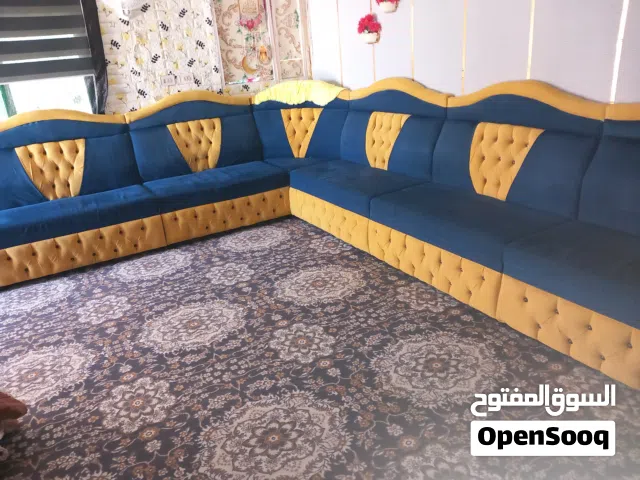 18 مقعد مع 5 مراكي مع 5 طاولات