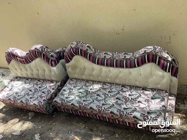 يتوفر كنب فرش مجلس كامل   ‏Full board brushless sofa is available