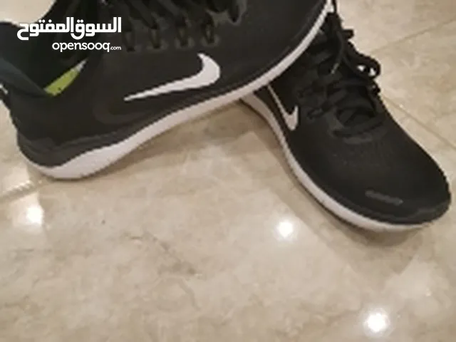 40 Sport Shoes in Amman