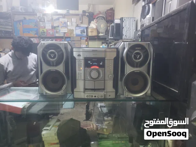 سماعات مستخدمات نظيف