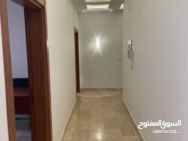 شقه خدميه حي دمشق ايجار مكتبي