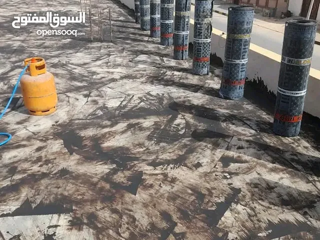 مواد عازله لمعالجة الرطوبة و خدمة ارضيات ايبوكسي للهانقر و الورش و المصحات..