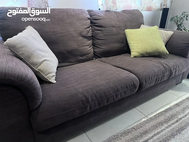 اثاث غرفة جلوس (7 مقاعد وبفة) وطاولات وسط وأدراج تلفزيون وتريد ميل، المعروض قابل للبيع بالطقم منفرد