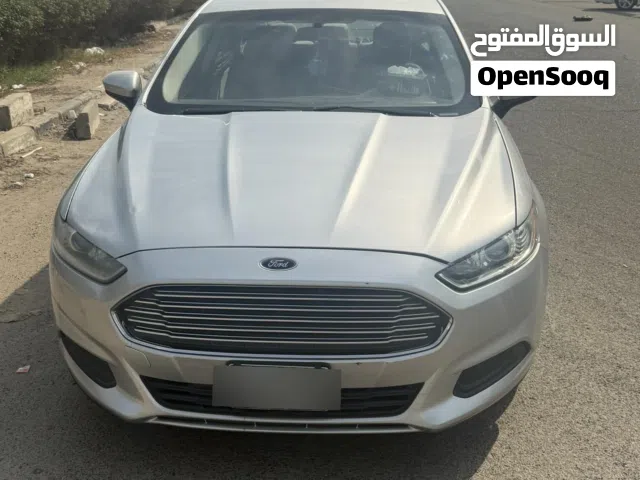 2015 فورد فيوجن Standard