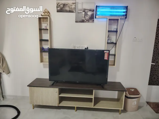 طاولة تلفاز ورفوف للبيع