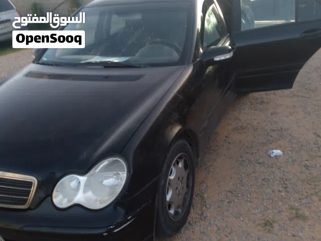 مرسيدس C200عيون