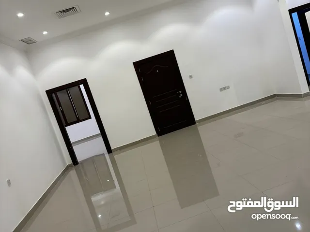 550m2 More than 6 bedrooms Villa for Rent in Al Ahmadi Wafra residential