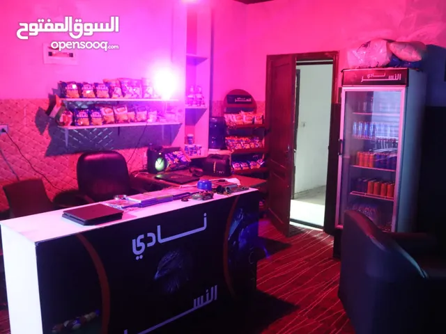محل بلايستيشن مجهز بالكامل