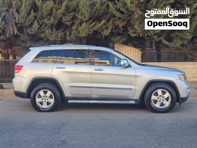 2011 جيب شيروكى Sport