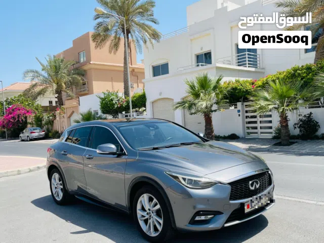 2017 Infiniti Q30 Luxe