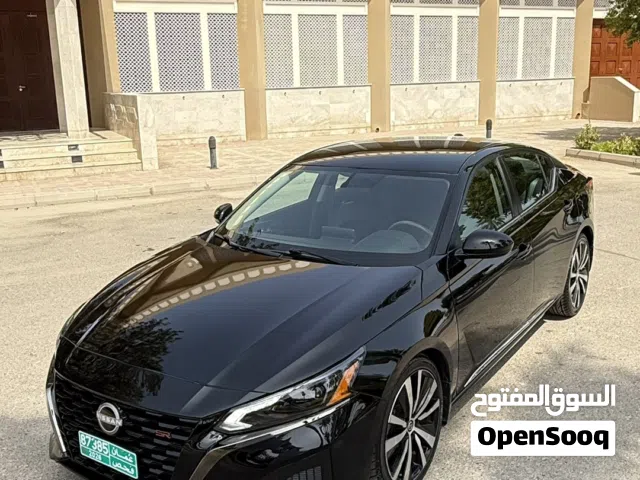 Used Nissan Altima in Al Batinah