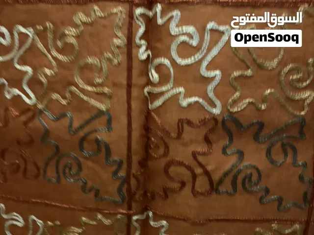 طقم سفرة فاخر مطرّز قطعة كبيرة 1. 5*2. 5+ 12 قطعة متوسط + 12 قطعة صغير