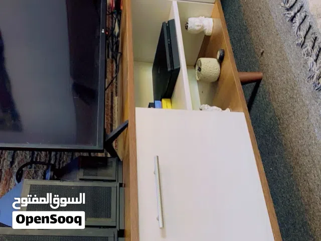 ميز تلفزيون