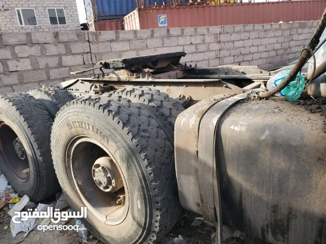 Tractor Unit Volvo 1990 in Sana'a