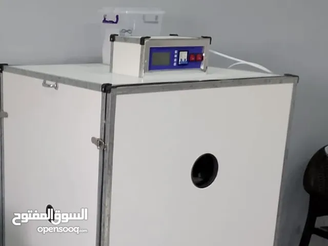 فقاسة دجاج وفري وبط ووز ونعام