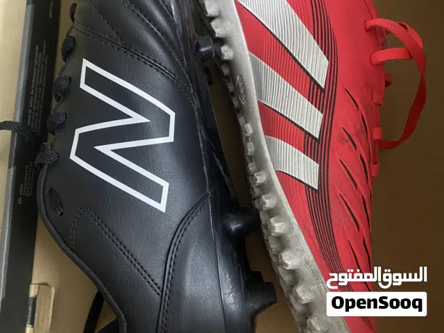 2 احذيه با 25 دينار فقط اديداس مقاس( 45/5) و نيو بلنس مقاس(45/5) اصلي