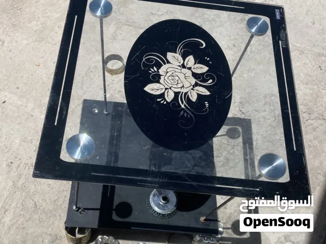 للبيع طاولة زجاجية (ماسة) مستعملة