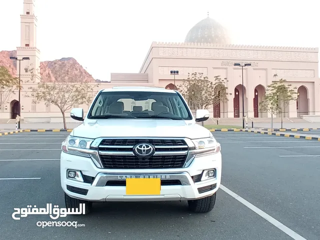Toyota Land Cruiser 2018 in Al Dakhiliya