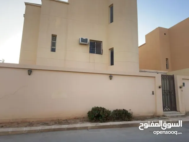 380 m2 3 Bedrooms Villa for Sale in Al Riyadh An Nafal