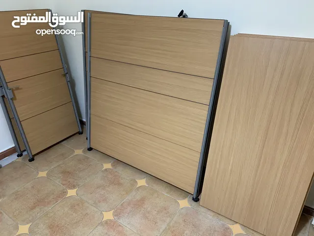 وحدة اعمال مكونة من 4 مكاتب شبه جديدة