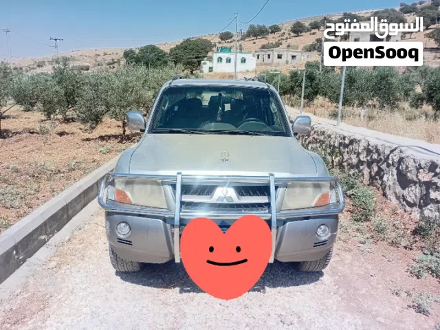 2005 ميتسوبيشي باجيرو GLS Plus