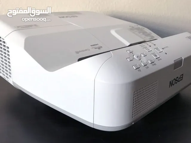 بروجكتور ابسون فئة عالية يعرض مقاس حتى 100 بوصة وHD ممتاز