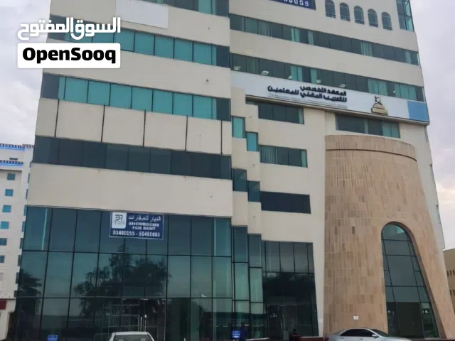 للايجار معرض ارضي موقع مميز شارع السلطان قابوس مباشره بالعذيبه ،For Rent: Premium Showroom in Al