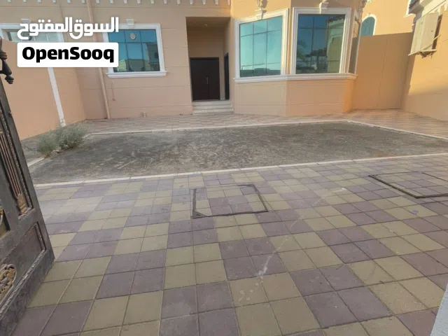 100 m2 4 Bedrooms Villa for Rent in Al Ain Al Bateen