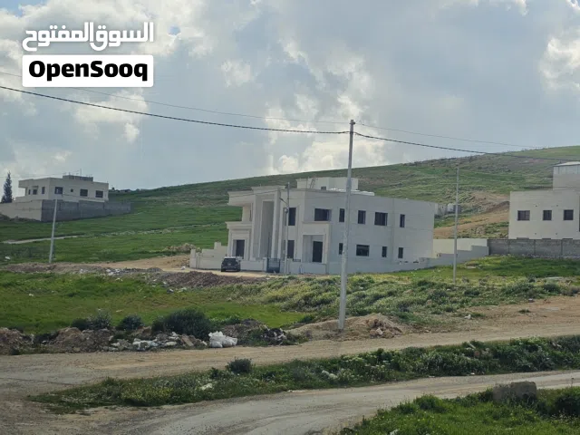 قطعة أرض للبيع مميزة بجانب فلل حديثة في أجمل أحياء شفابدران وبسعر مميز