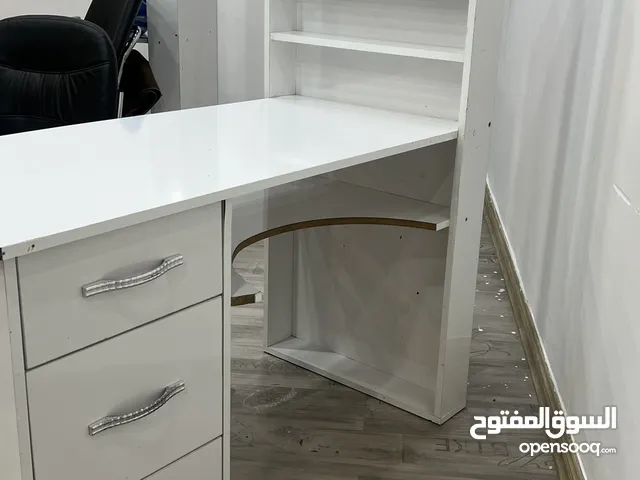 ميز اكرلك عمل اظافر