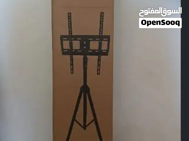 حامل شاشة جديد و غير مستعمل  .tv stand never used
