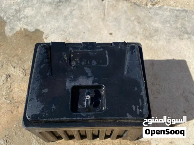 صندوق ديانة مع خزان مي للبيع – وكالة شبه جديد – بدون أي تهريب أو كسر