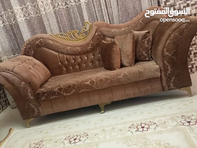 غرفة جلوس بنية  نصيفة جدا