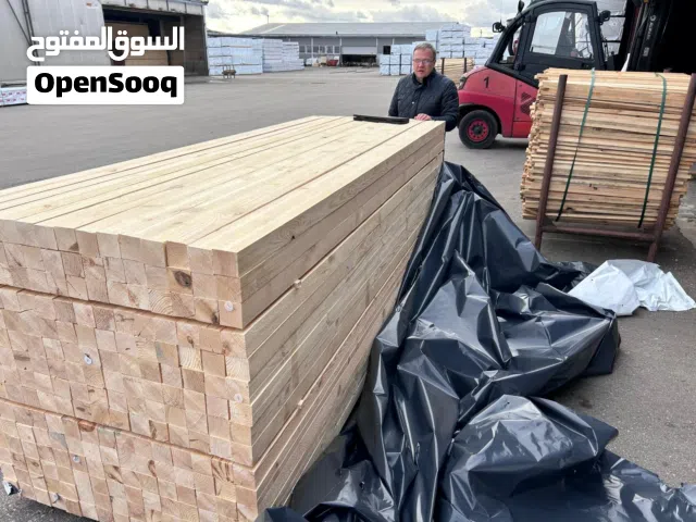 KD Pine خشب أحمر : بلد المنشاء ليتوانيا و Spruce خشب سويد. لجميع انواع البناء و المقاولات.