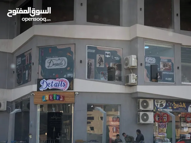 للبيع مول تجاري بالكامل مساحة 1125 متر في اكتوبر خلف مول مصر في كمبوند بالم فيلا ارض المخابرات بسعر