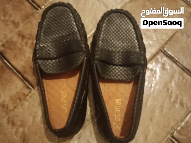 جزمة اطفال نظيفه مقاس 31 Clean children's shoes, size 35