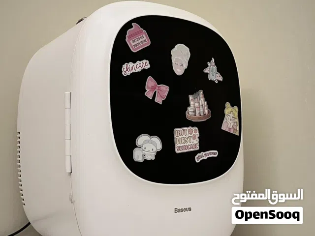 ثلاجه للعناية بالبشرة والشعر و للماسكات خاصه بالنساء