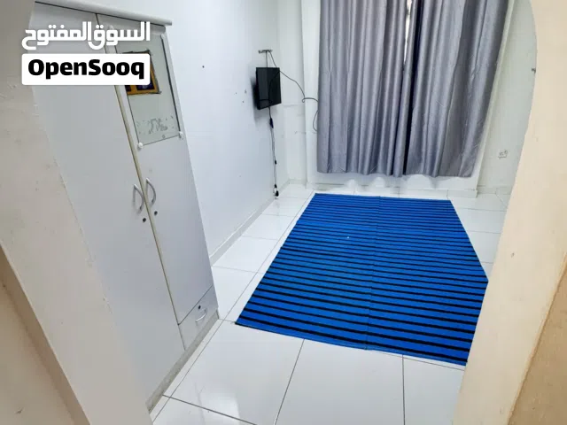 غرفه مع دوره مياه خاصه كبيره