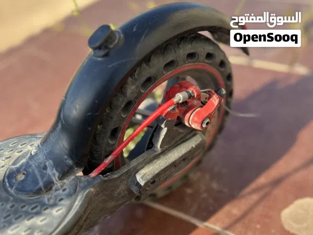 سكوتر للبيع يبي قومه فقط