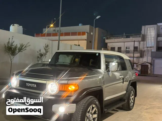 Used Toyota FJ in Tripoli