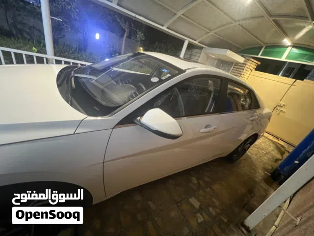 2025 هيونداي النترا Standard