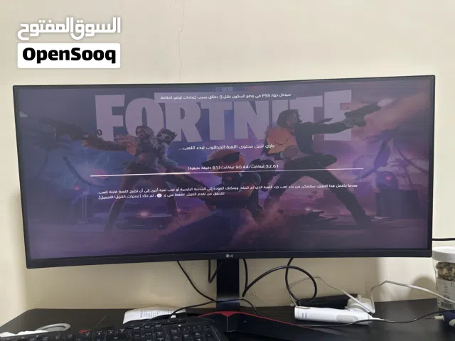 لا ادري كم حجمه لاكنه جديد و الHDجيد جدا شاشات جيميني