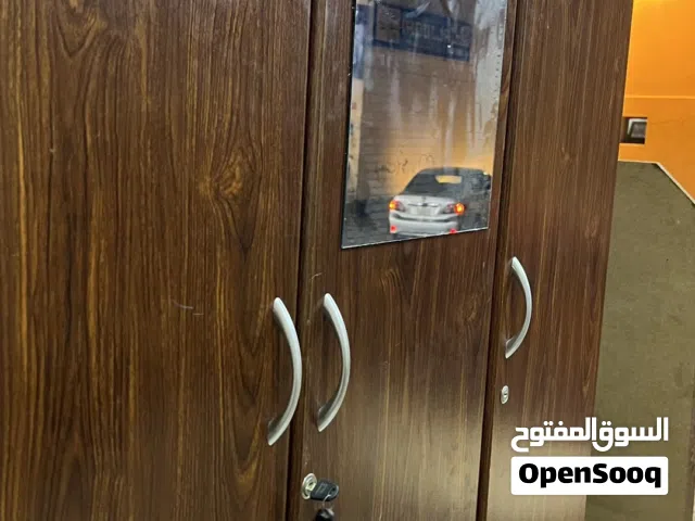 3 door cupboard 35bd