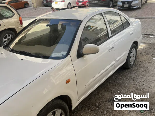 2011 نيسان صني SL